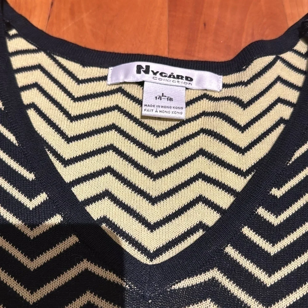 Nygard Collection sleeveless knit top geometric pattern chevron design set sz L